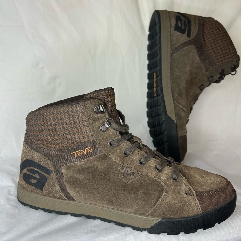 Teva Men’s Size 11 Brown Leather Hiking Boots Mid High Shoes Houndstooth ISO
